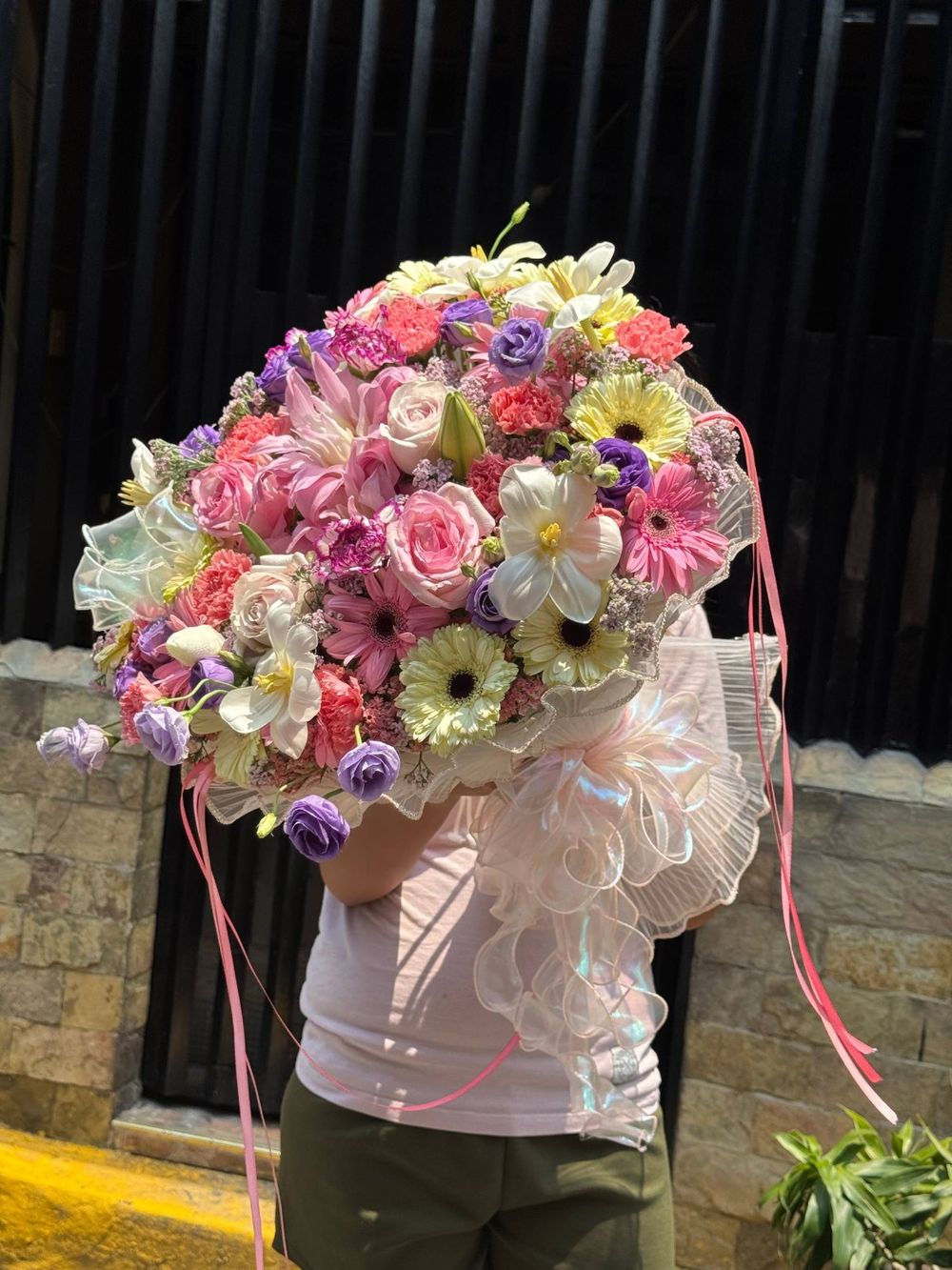 Colorful Juan Petals bouquet
